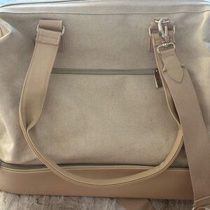 Stylish BEIS weekender bag